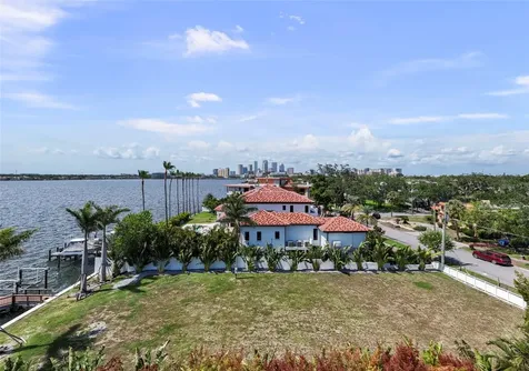 214 Blanca Avenue Tampa FL 33606