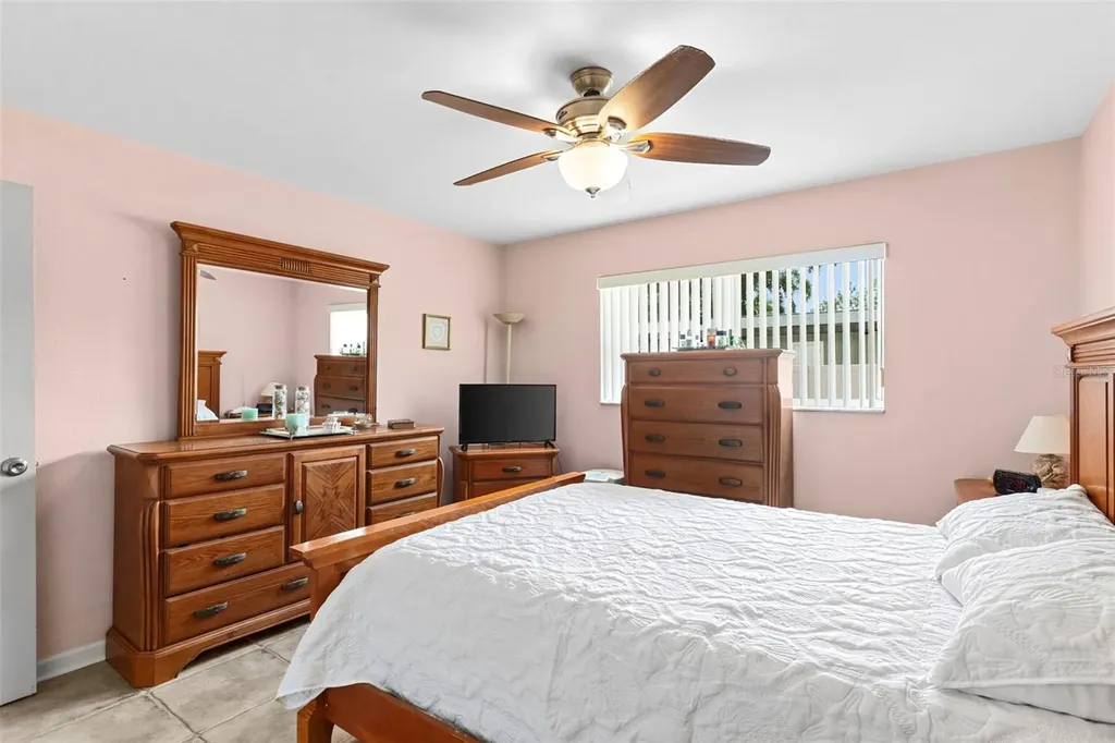 7276 21st Street N St Petersburg FL 33702