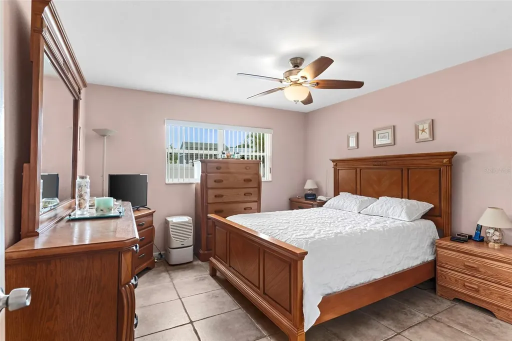 7276 21st Street N St Petersburg FL 33702
