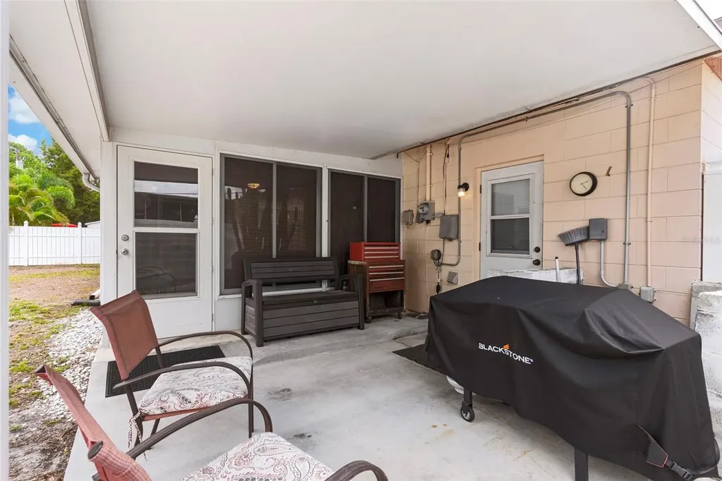 7276 21st Street N St Petersburg FL 33702
