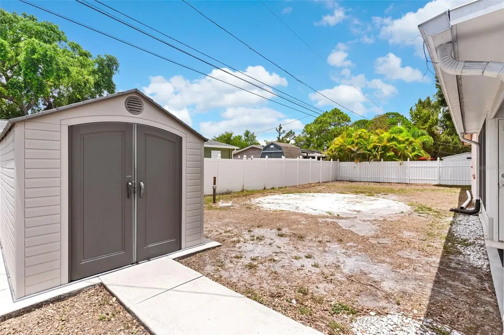 7276 21st Street N St Petersburg FL 33702