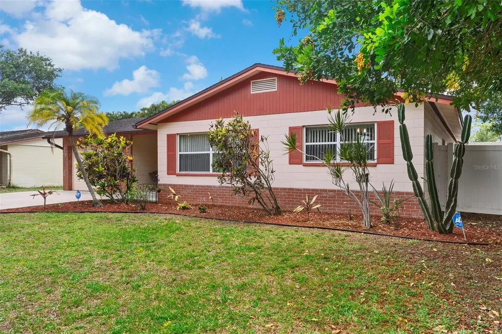7276 21st Street N St Petersburg FL 33702