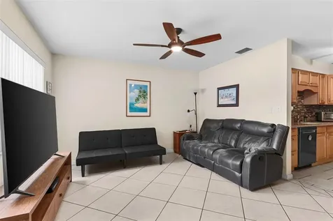 7276 21st Street N St Petersburg FL 33702