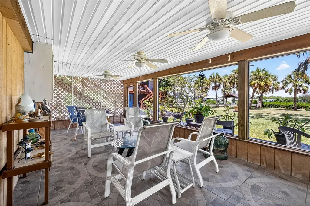 606 Dickman Drive SW Ruskin FL 33570