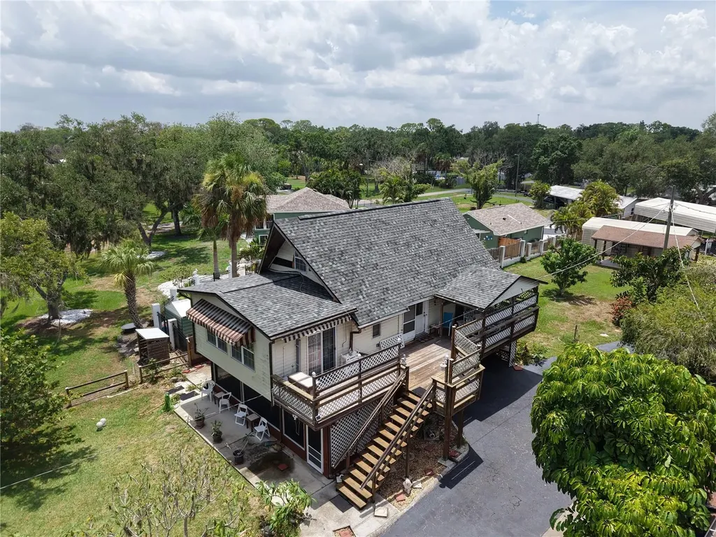 606 Dickman Drive SW Ruskin FL 33570