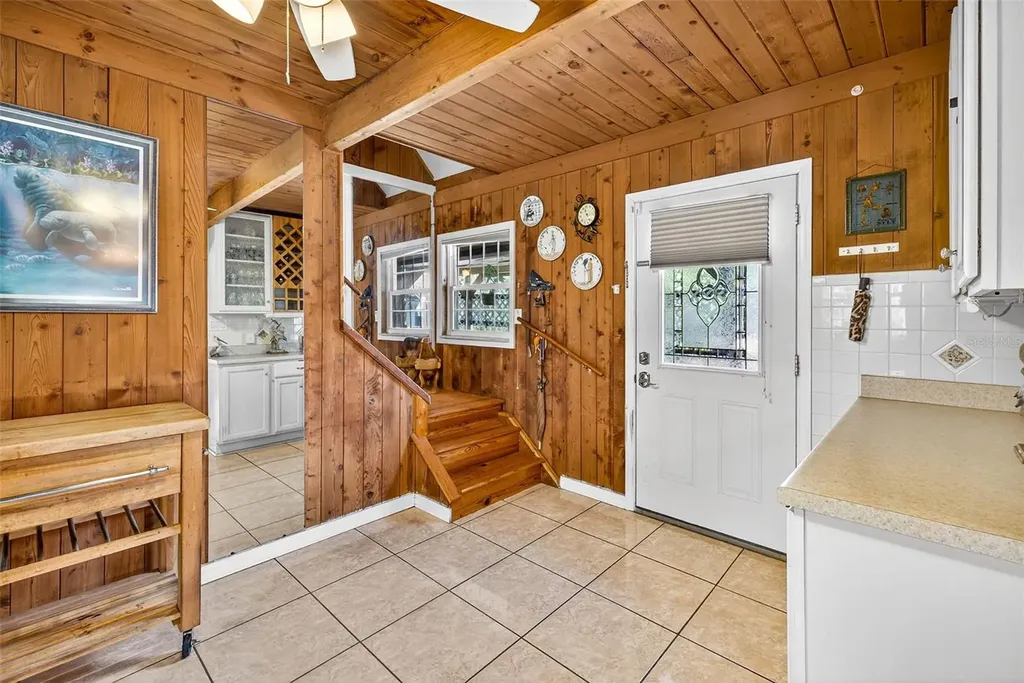 606 Dickman Drive SW Ruskin FL 33570