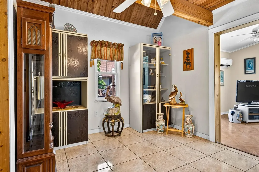 606 Dickman Drive SW Ruskin FL 33570