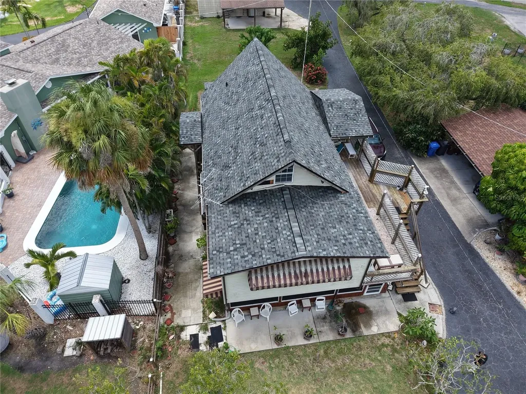 606 Dickman Drive SW Ruskin FL 33570