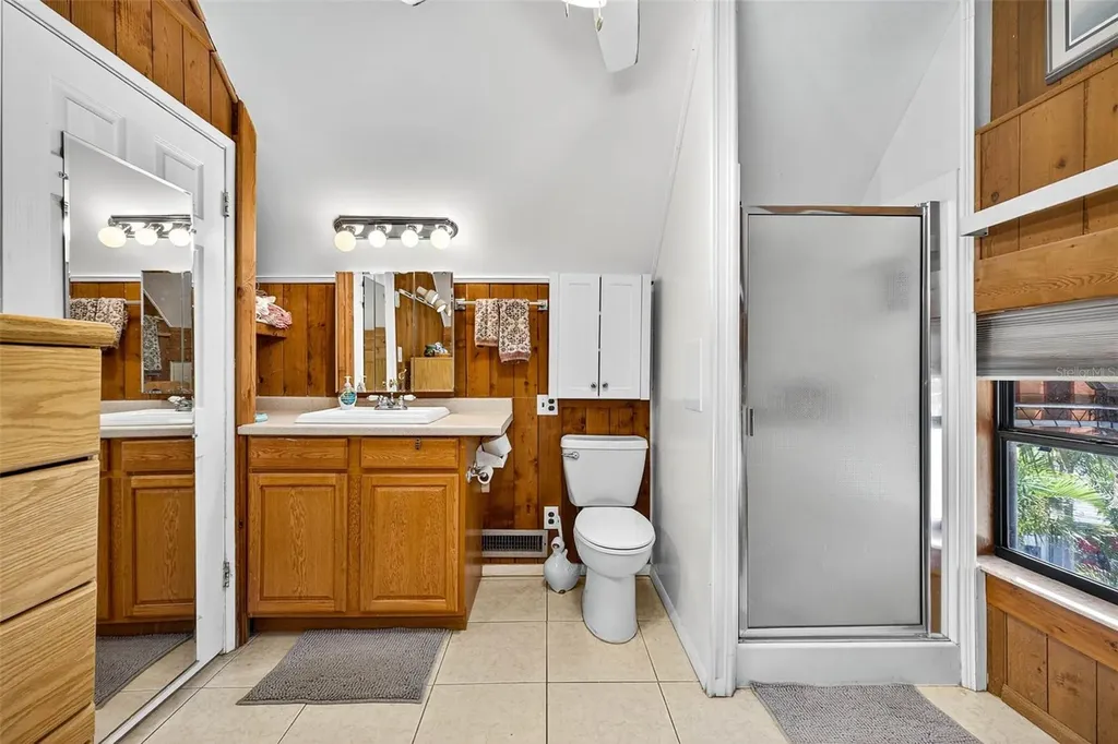 606 Dickman Drive SW Ruskin FL 33570