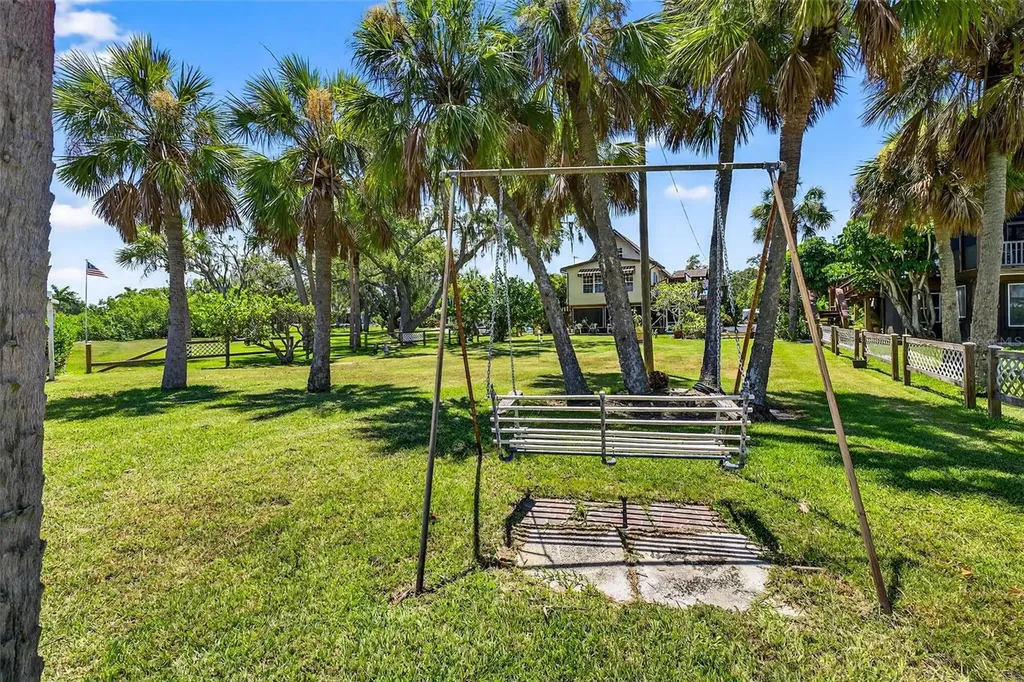 606 Dickman Drive SW Ruskin FL 33570