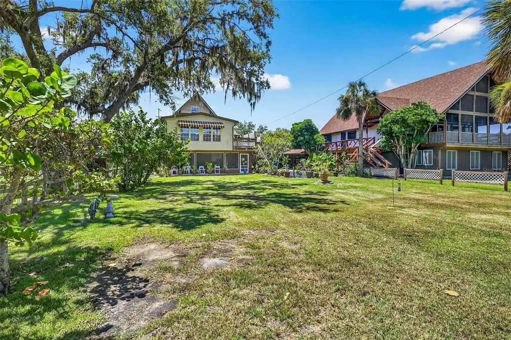 606 Dickman Drive SW Ruskin FL 33570