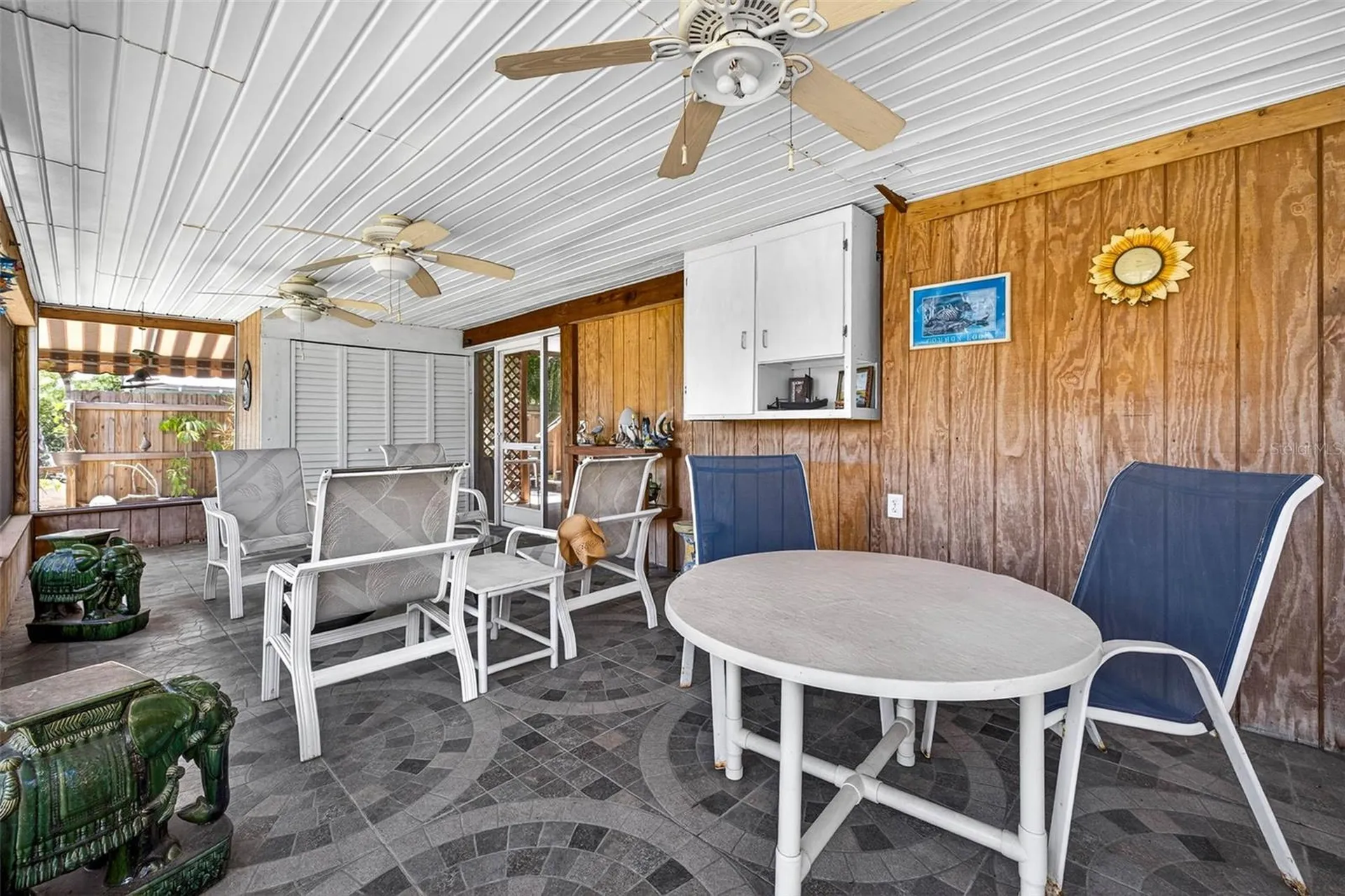 606 Dickman Drive SW Ruskin FL 33570