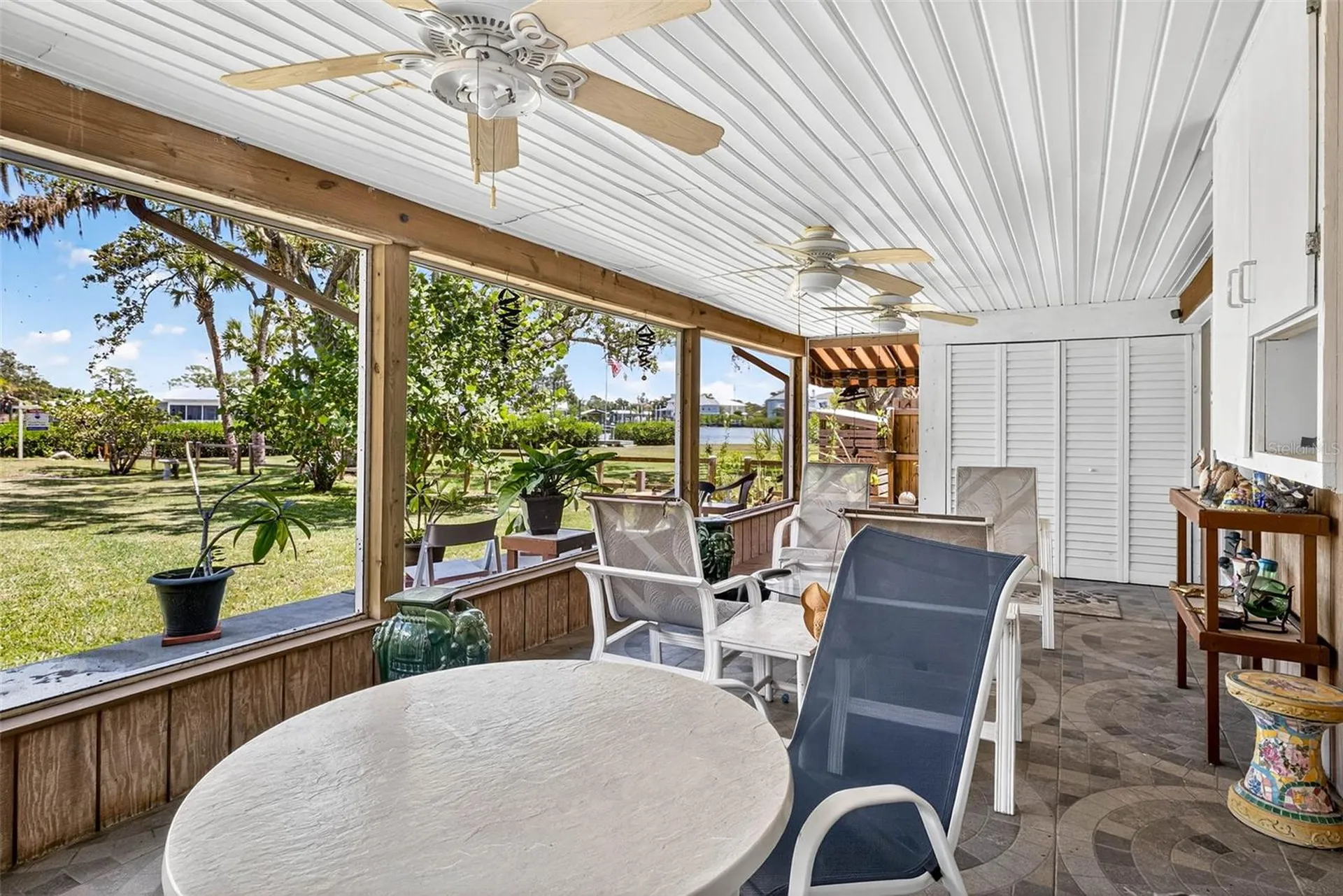 606 Dickman Drive SW Ruskin FL 33570