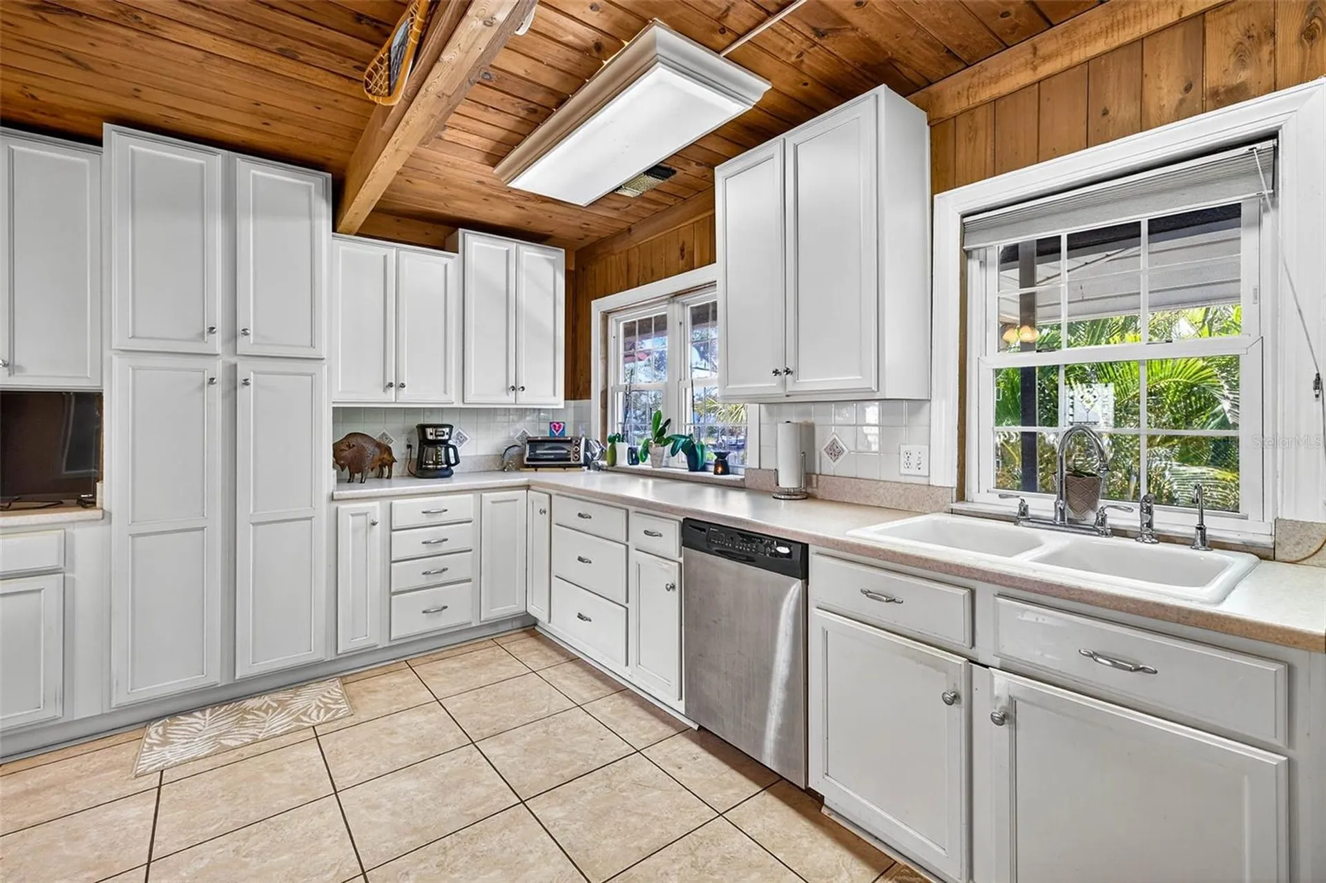 606 Dickman Drive SW Ruskin FL 33570