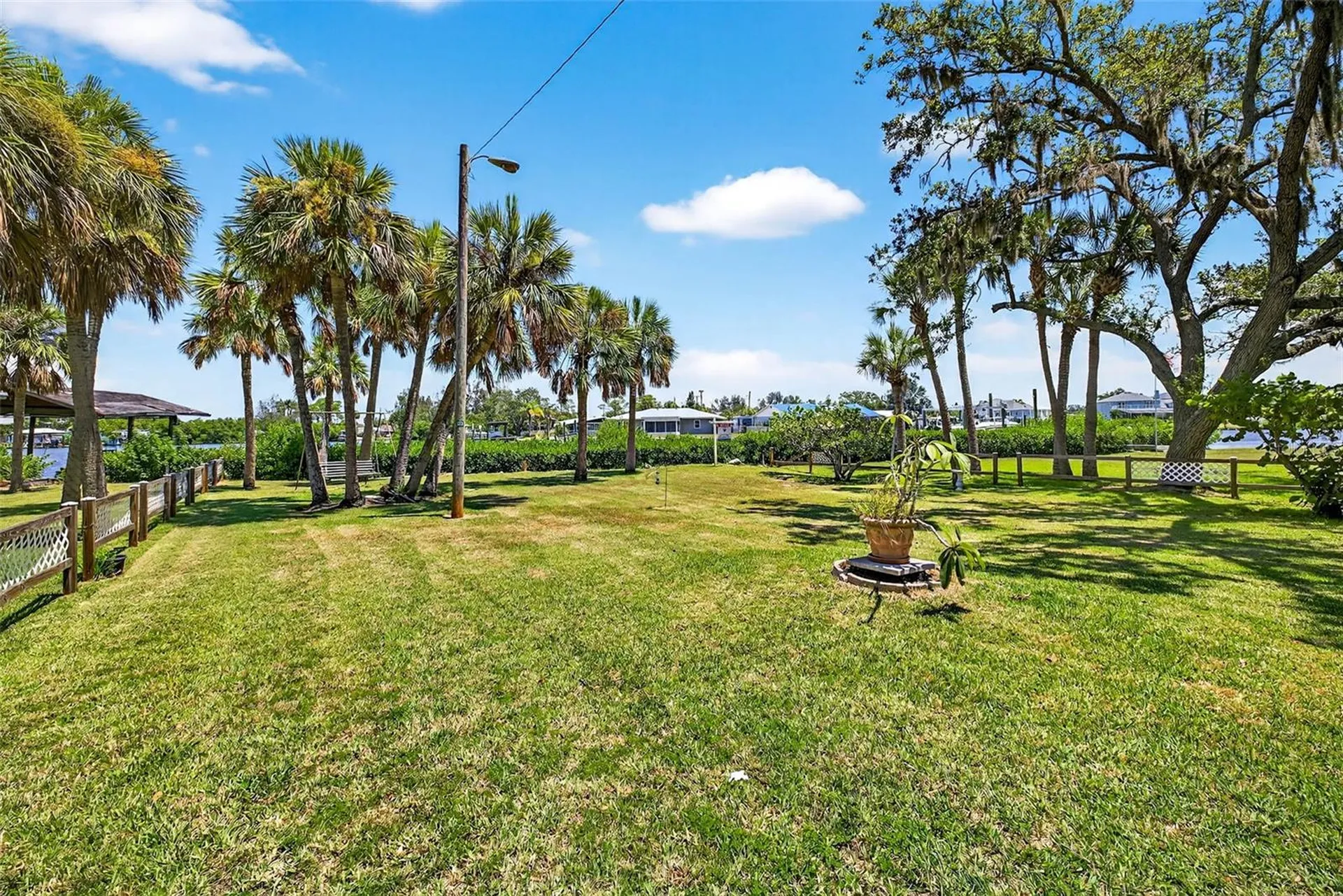 606 Dickman Drive SW Ruskin FL 33570