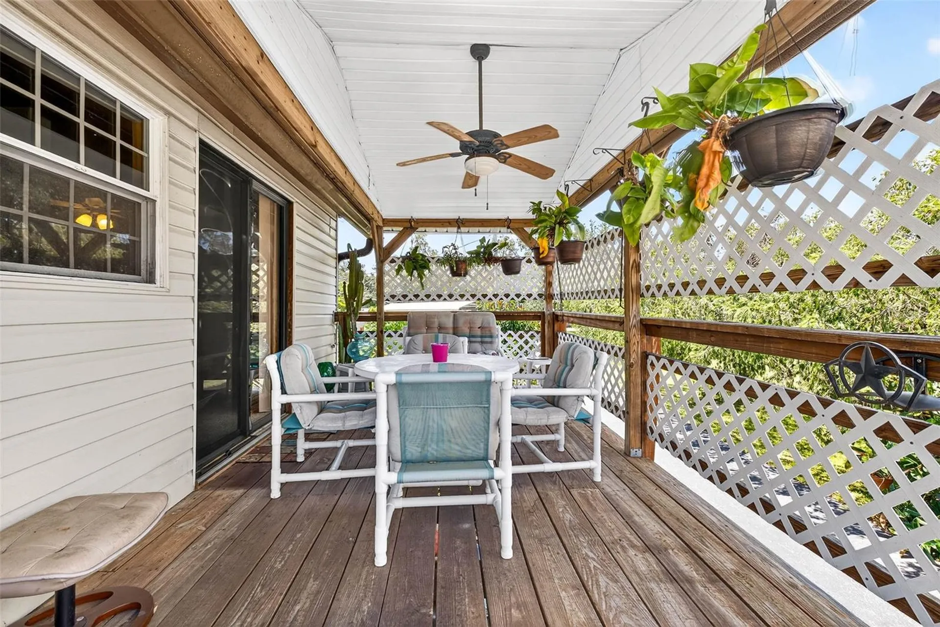 606 Dickman Drive SW Ruskin FL 33570