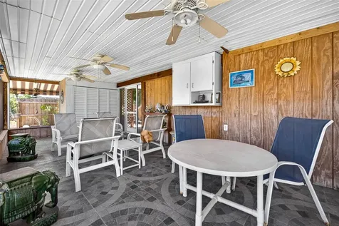 606 Dickman Drive SW Ruskin FL 33570
