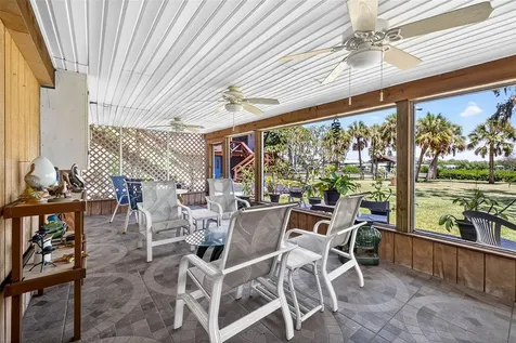 606 Dickman Drive SW Ruskin FL 33570