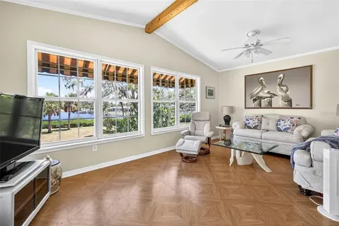606 Dickman Drive SW Ruskin FL 33570