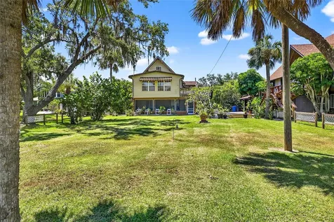 606 Dickman Drive SW Ruskin FL 33570