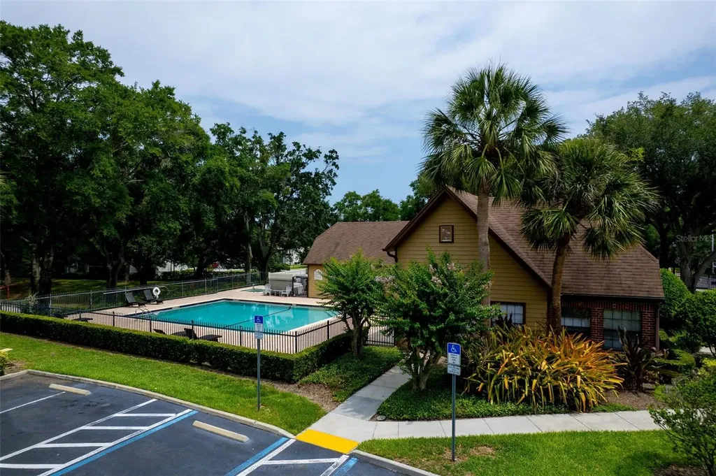 420 Forestway Circle Altamonte Springs FL 32701