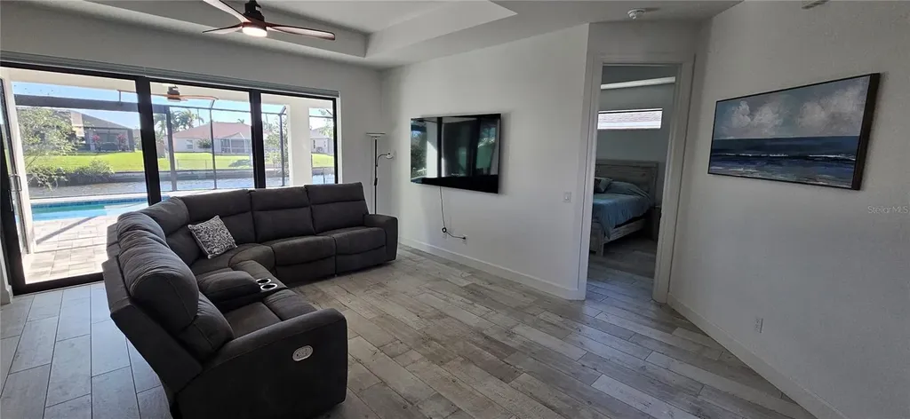 136 Kamal Parkway Cape Coral FL 33904