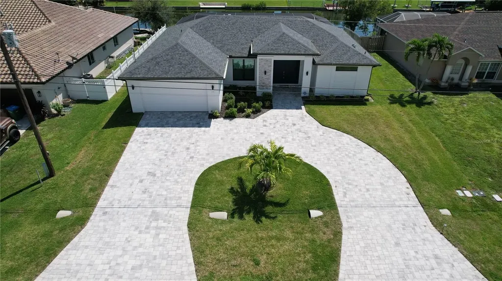 136 Kamal Parkway Cape Coral FL 33904