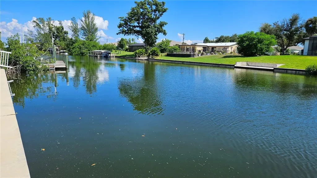 136 Kamal Parkway Cape Coral FL 33904