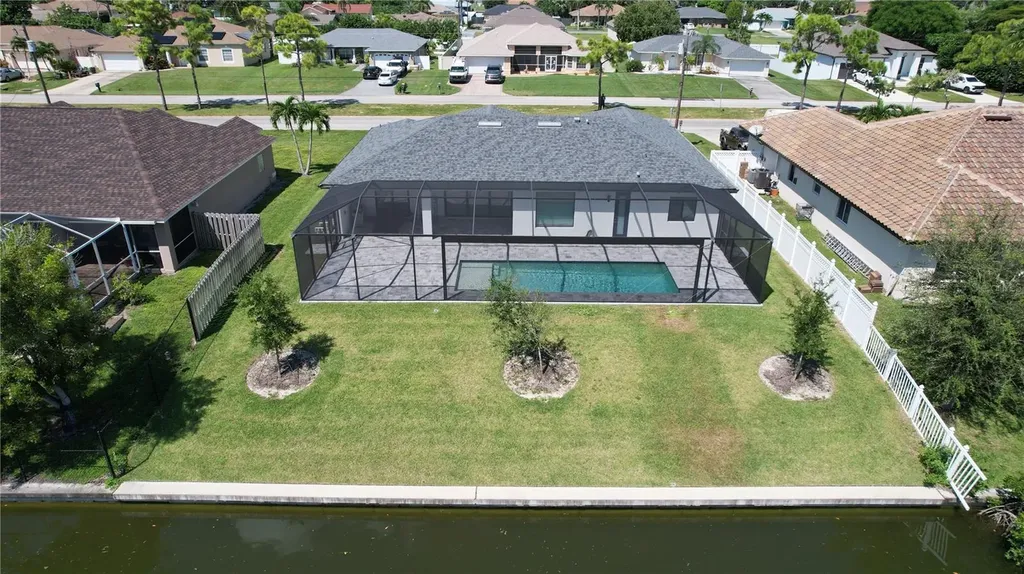136 Kamal Parkway Cape Coral FL 33904