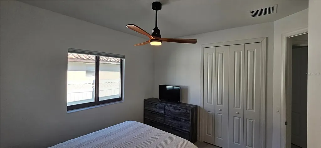 136 Kamal Parkway Cape Coral FL 33904