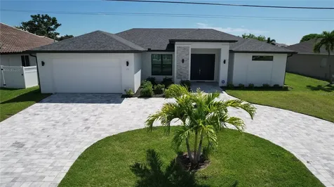 136 Kamal Parkway Cape Coral FL 33904