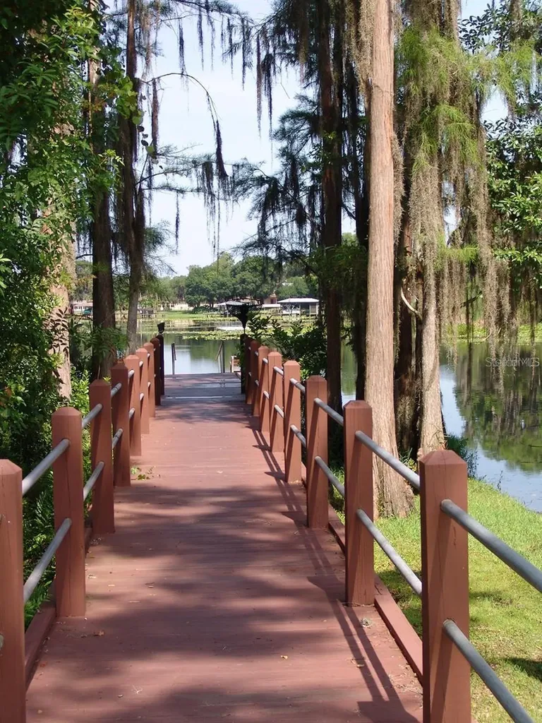 1605 Send Way Lutz FL 33549