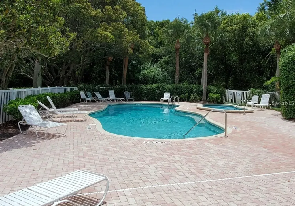 1605 Send Way Lutz FL 33549