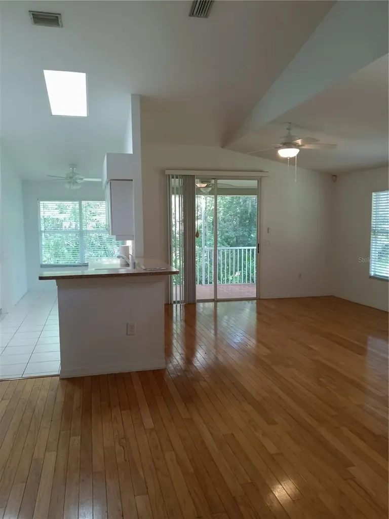 1605 Send Way Lutz FL 33549