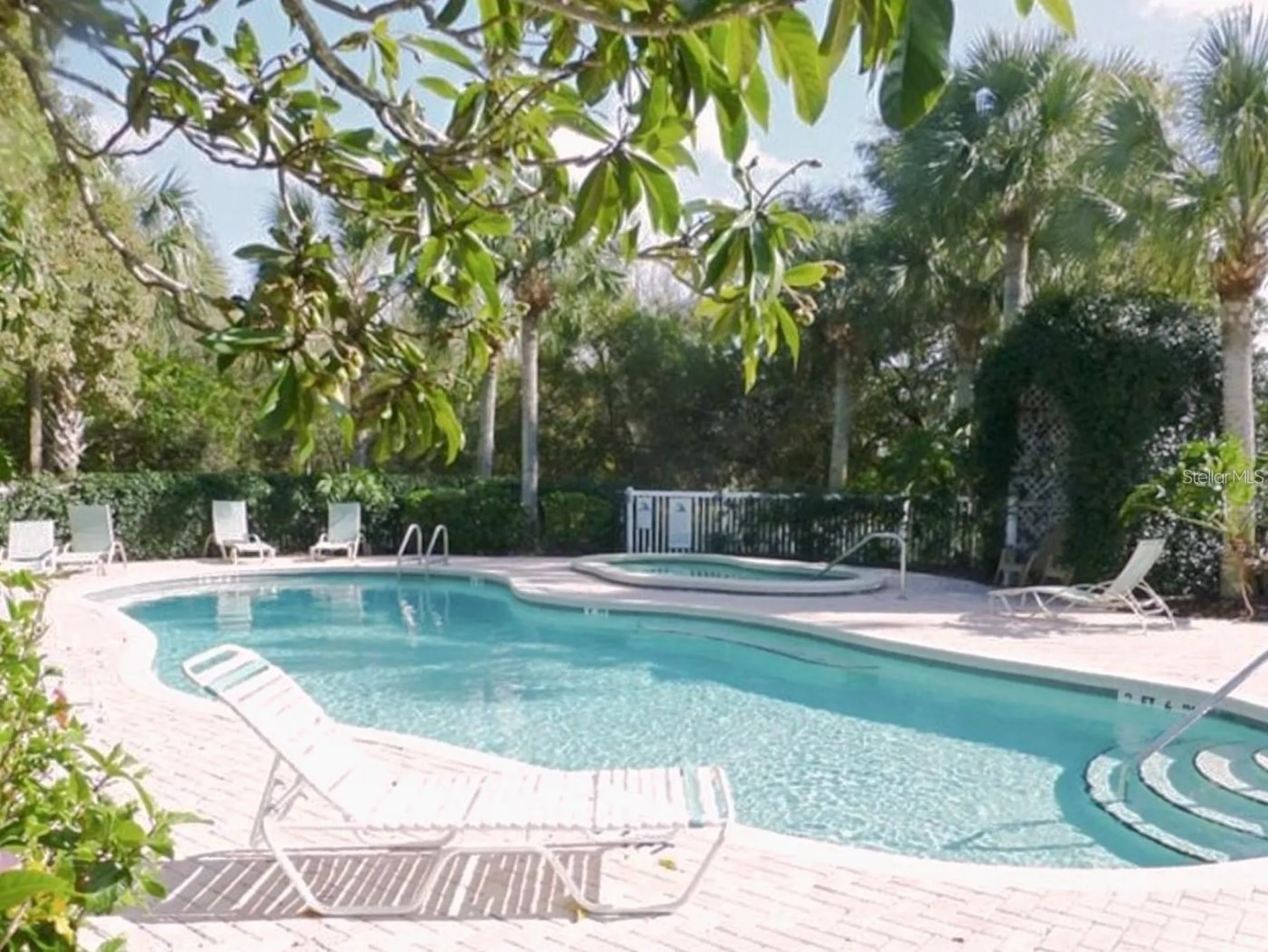 1605 Send Way Lutz FL 33549