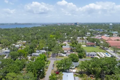 304 34th Street W Bradenton FL 34205
