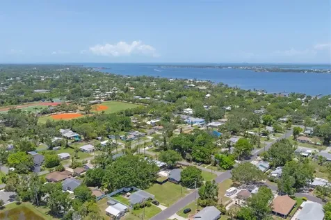 304 34th Street W Bradenton FL 34205