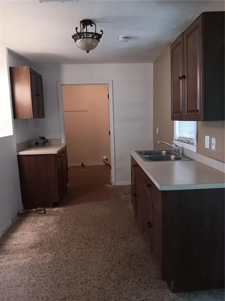 2103 Mantilla Avenue Orlando FL 32811