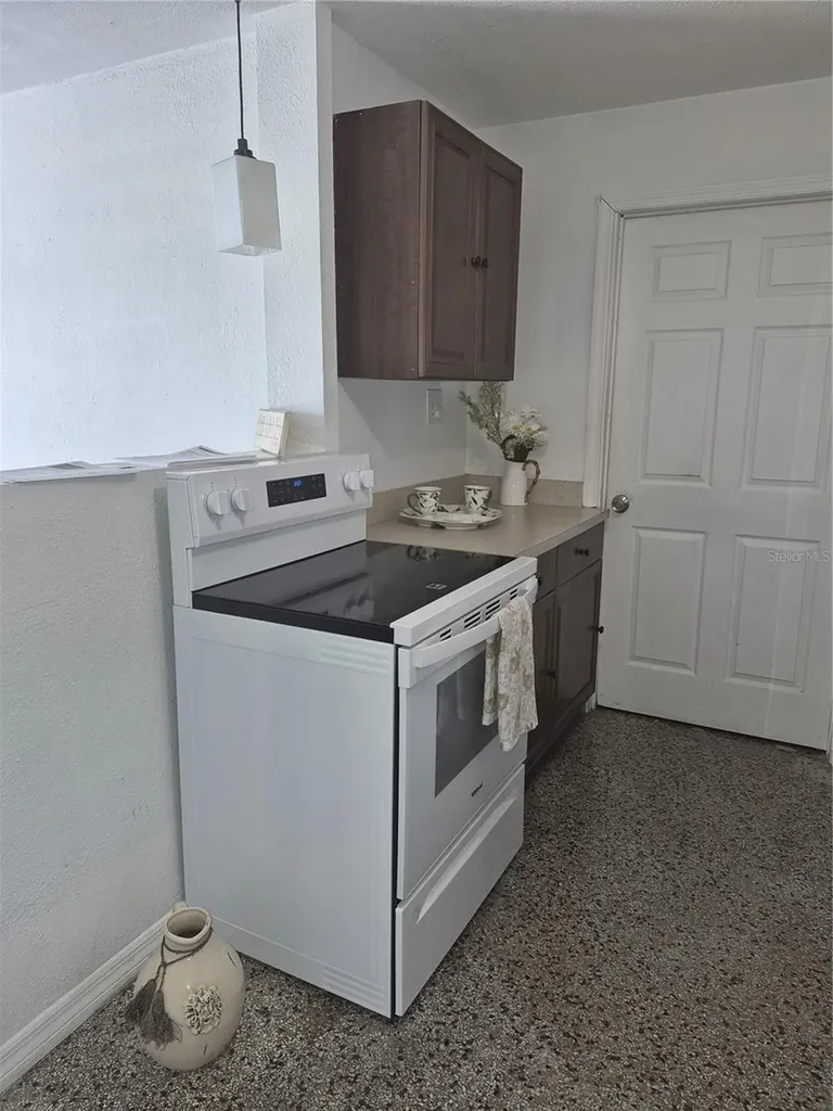 2103 Mantilla Avenue Orlando FL 32811