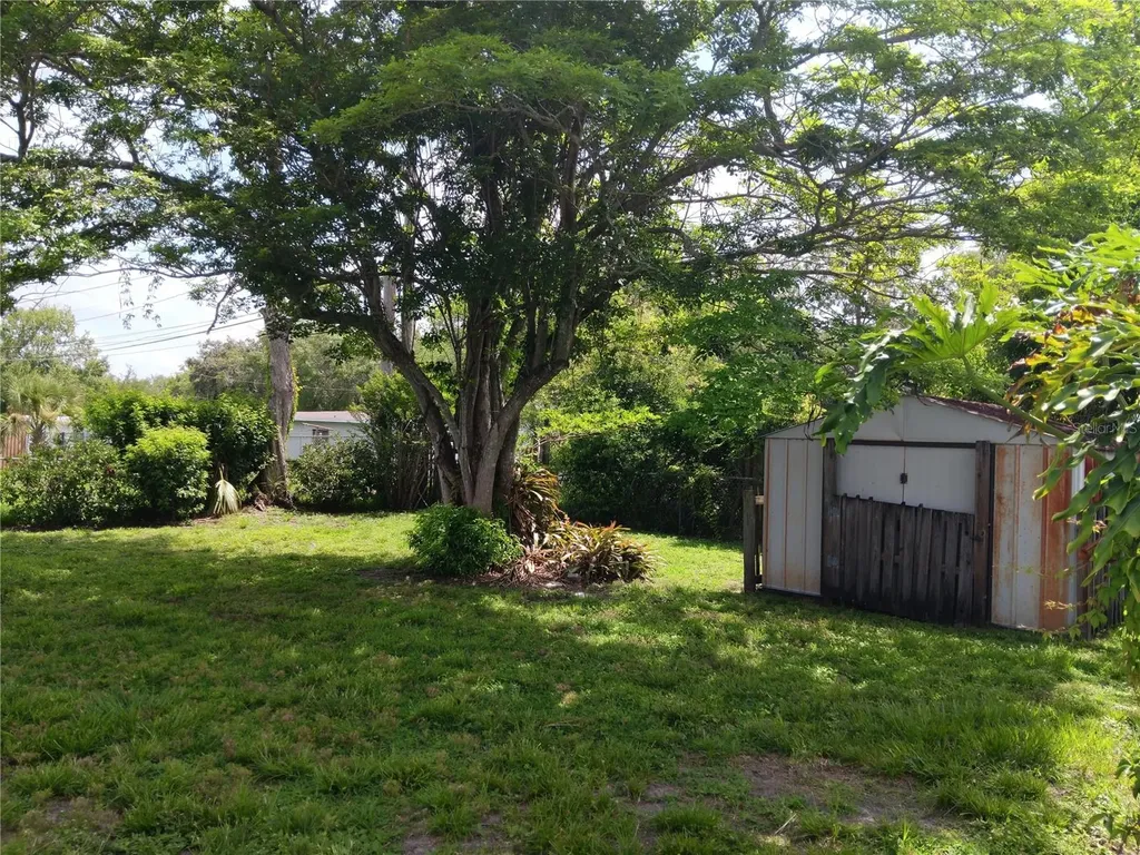 2103 Mantilla Avenue Orlando FL 32811