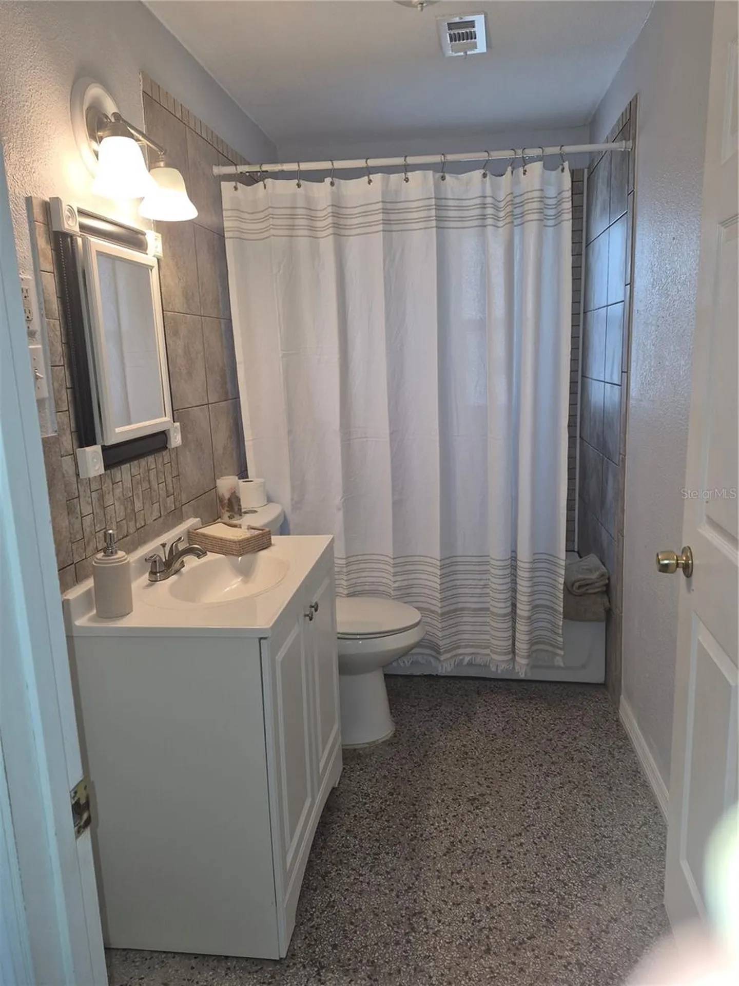 2103 Mantilla Avenue Orlando FL 32811
