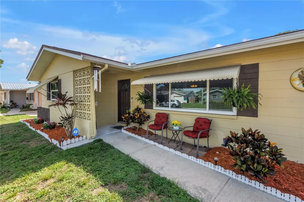 9892 111th Street Seminole FL 33772