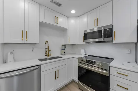 2700 Bayshore Boulevard Dunedin FL 34698