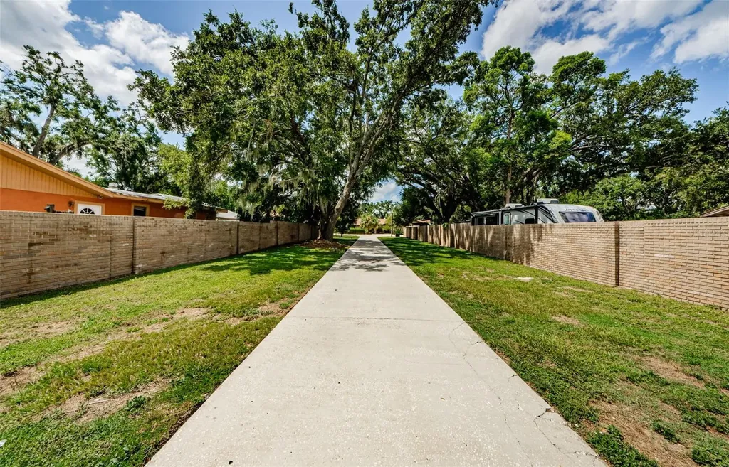 309 Hidden Lake Drive Brandon FL 33511
