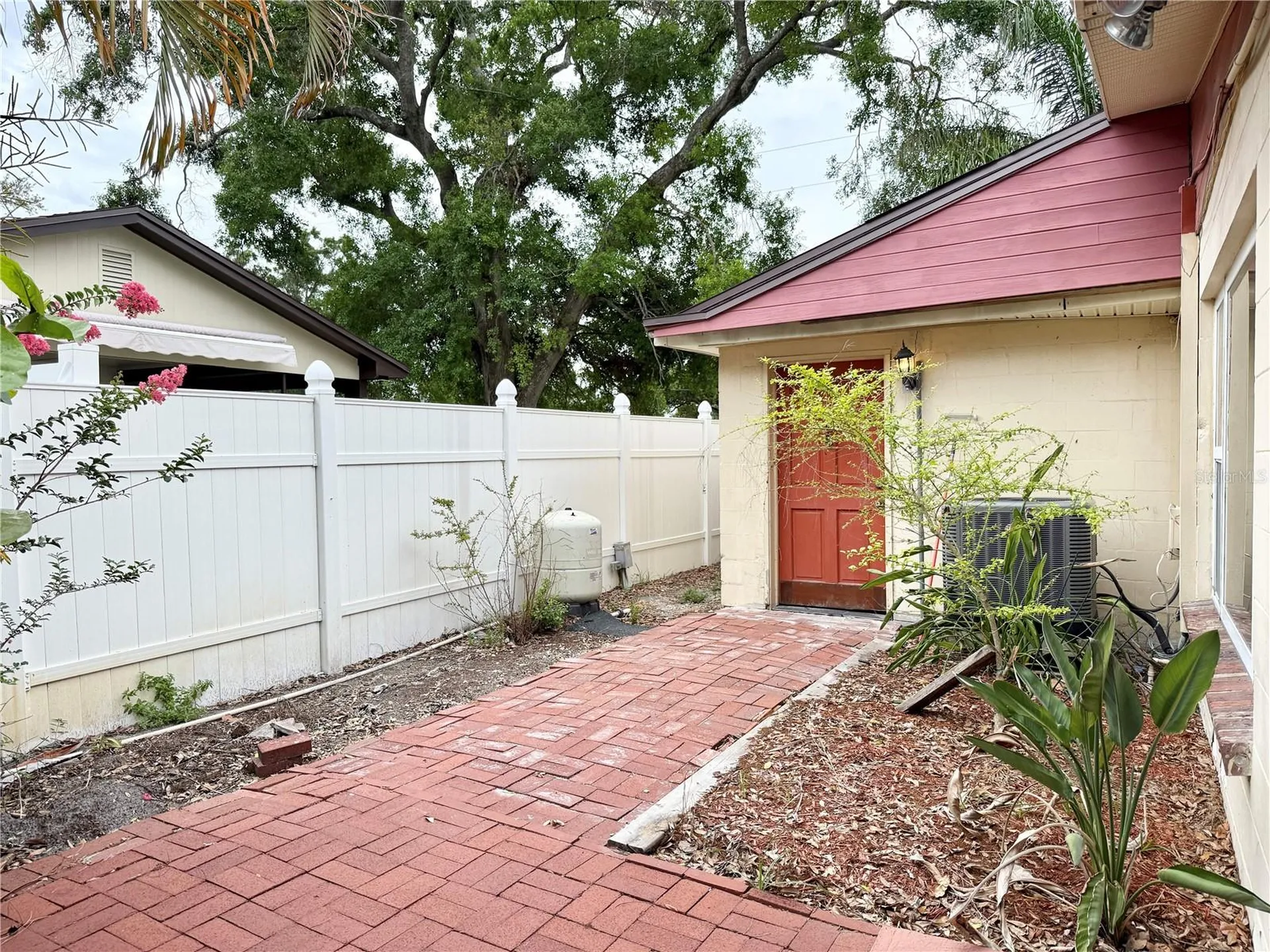 2523 Krueger Lane Tampa FL 33618