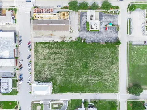 S Oak Avenue Frostproof FL 33843