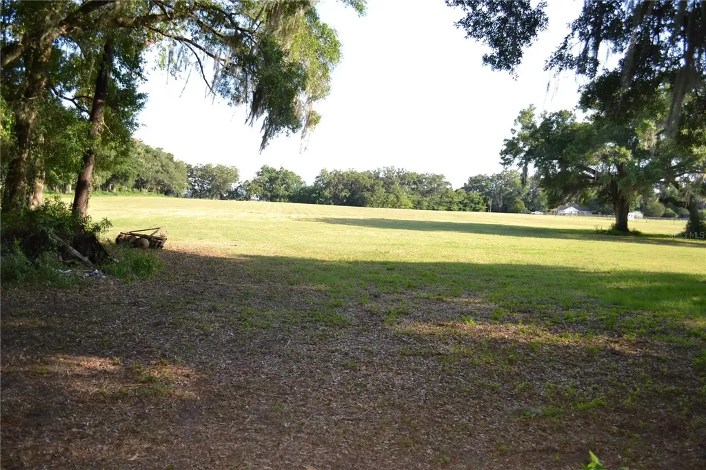 1050 E Highway 329 Citra FL 32113