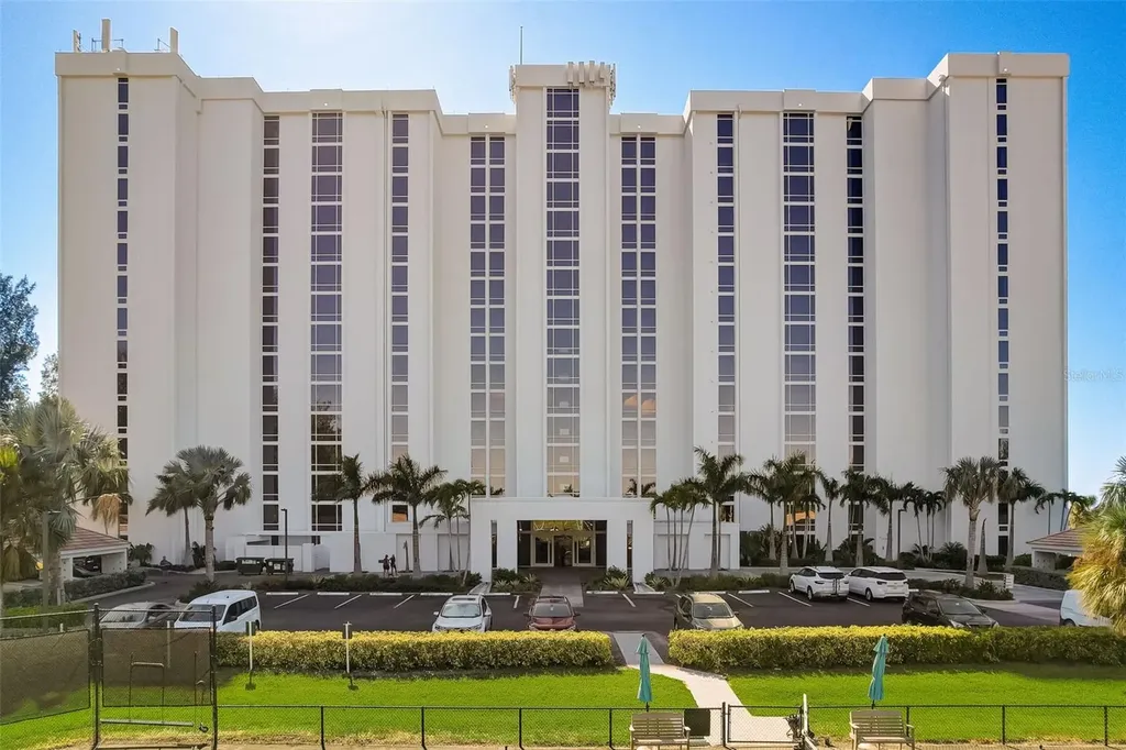 2425 Gulf Of Mexico Drive Longboat Key FL 34228