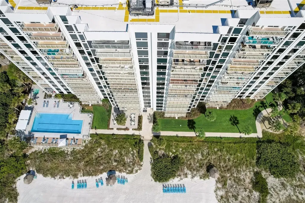 2425 Gulf Of Mexico Drive Longboat Key FL 34228