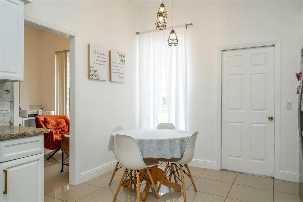 2547 Raccoon Run Lane Orlando FL 32837